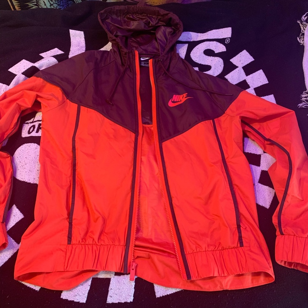 Nike windbreaker women’s (size small)